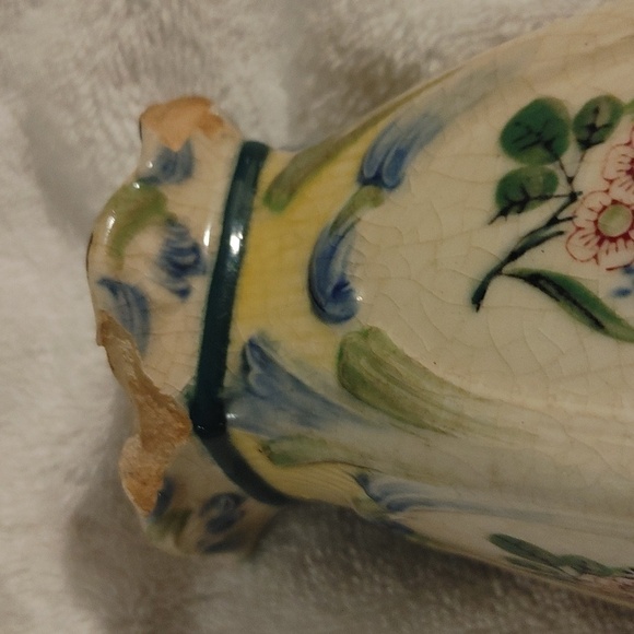 Marutomo Hand painted Antique set of Salt and Pepper shakers - Picture 9 of 11